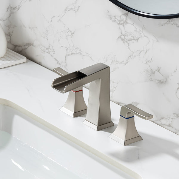 Bathroom Faucet with Drain Assembly in Silver